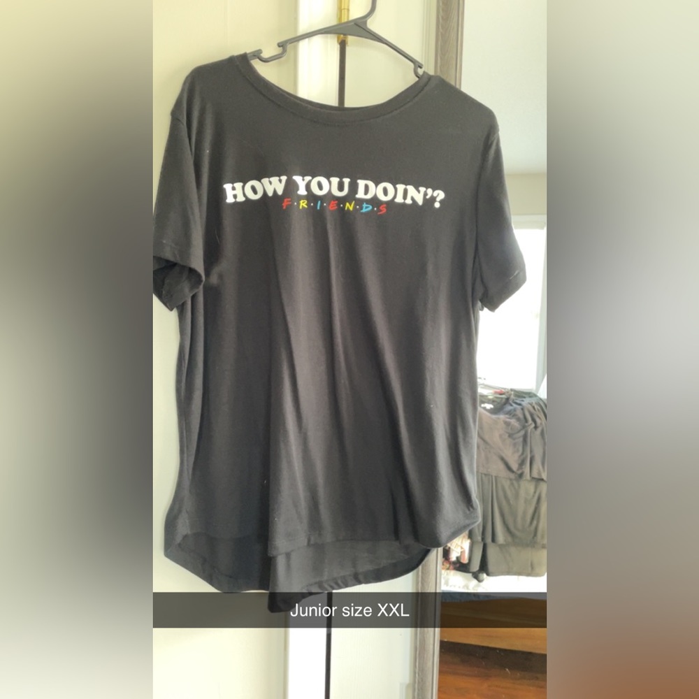 Friends black crew neck short sleeve t shirt How you Doin’? Juniors size XXL